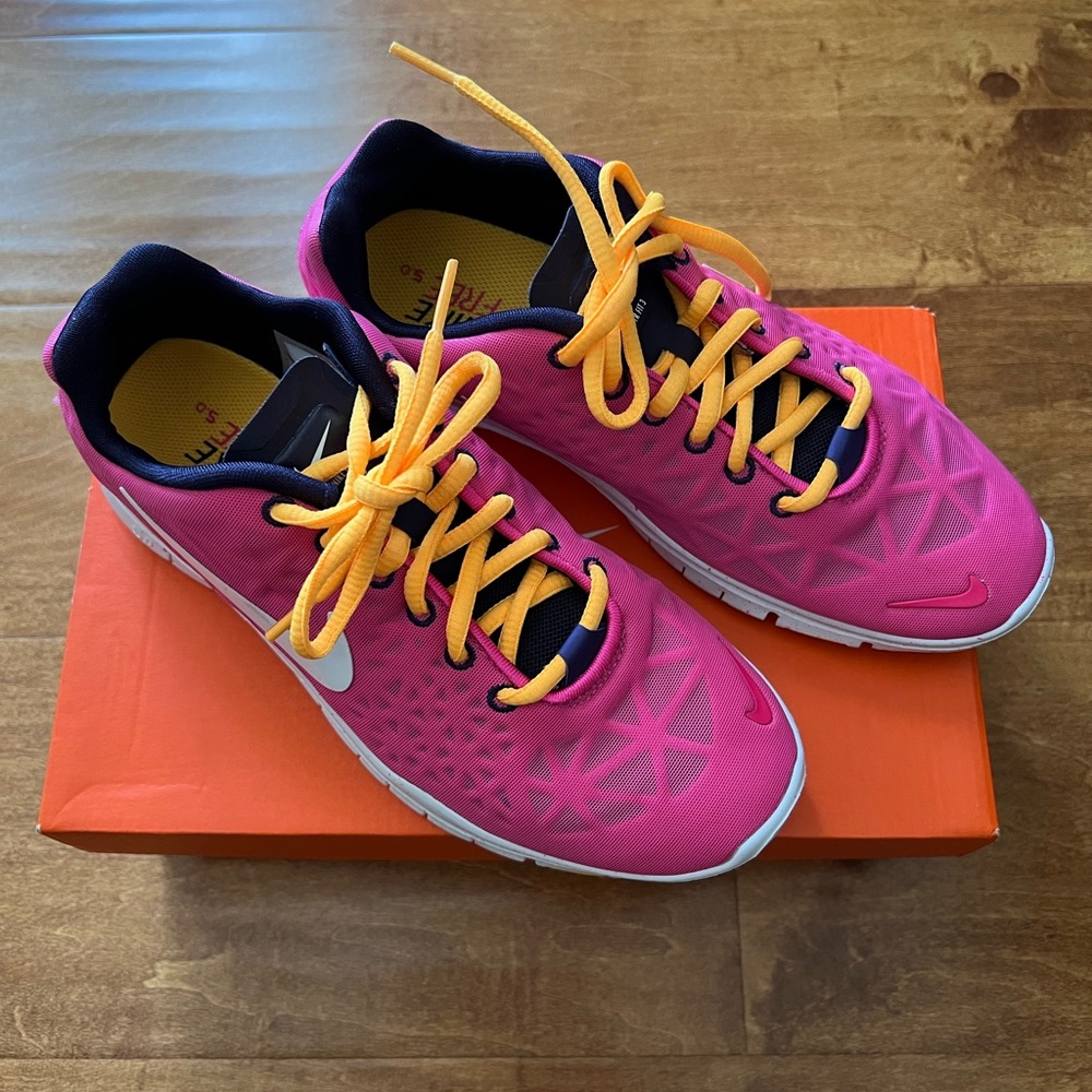 Women size 7 Brand New Nike Free Trainer Fit 3